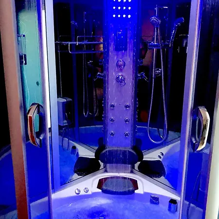 Wellness Carlos Grill Bbq Oda ve Kahvaltı Grinzane Cavour