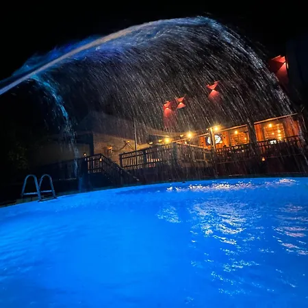 Wellness Carlos Grill Bbq Oda ve Kahvaltı Grinzane Cavour